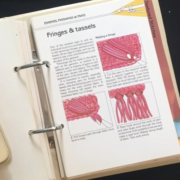 52- (VB) Vintage. 3 Ring Bound. Crochet Books. 1980s. Golden Quick and Easy. - Picture 2 of 9